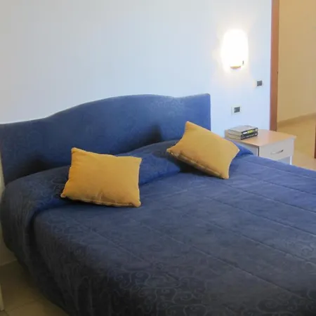 Marina Di Carlino Tourist Lejlighedshotel
